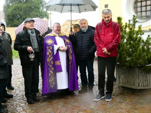 Slavnostní odhalení a svěcení kamene - Přelouč součástí Východočeské trasy Svatojakubské cesty do Santiaga de Compostela, 2. 12. 2018